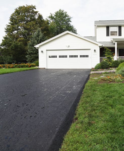 Cost of Blacktop Driveway Paving in Green Valley