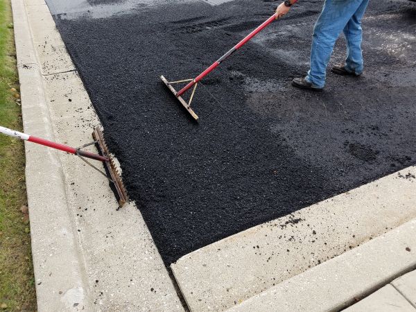 Cost of Asphalt Driveway Service in Green Valley